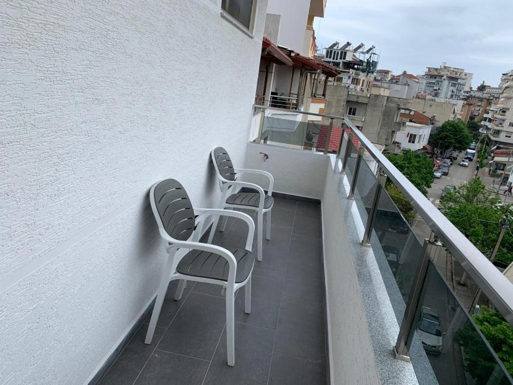 Delfin Apartments Sarande Exterior photo