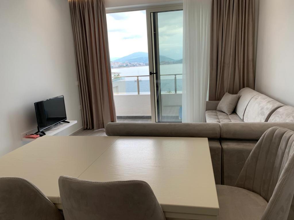 Delfin Apartments Sarande Exterior photo