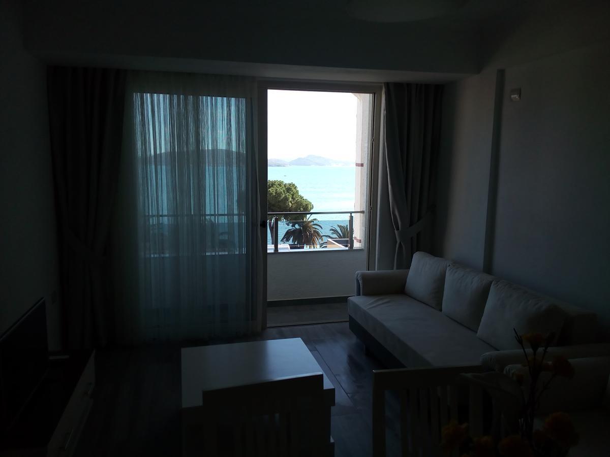 Delfin Apartments Sarande Exterior photo