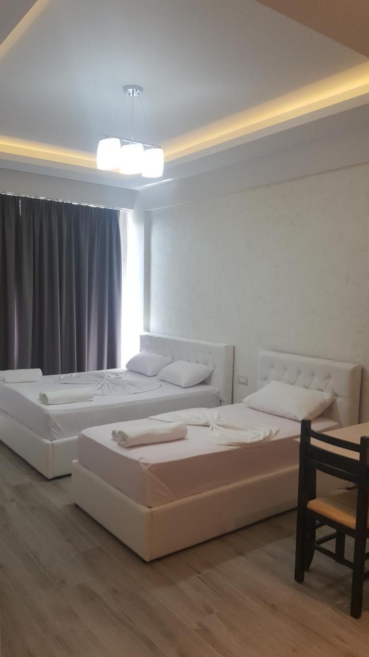 Delfin Apartments Sarande Exterior photo